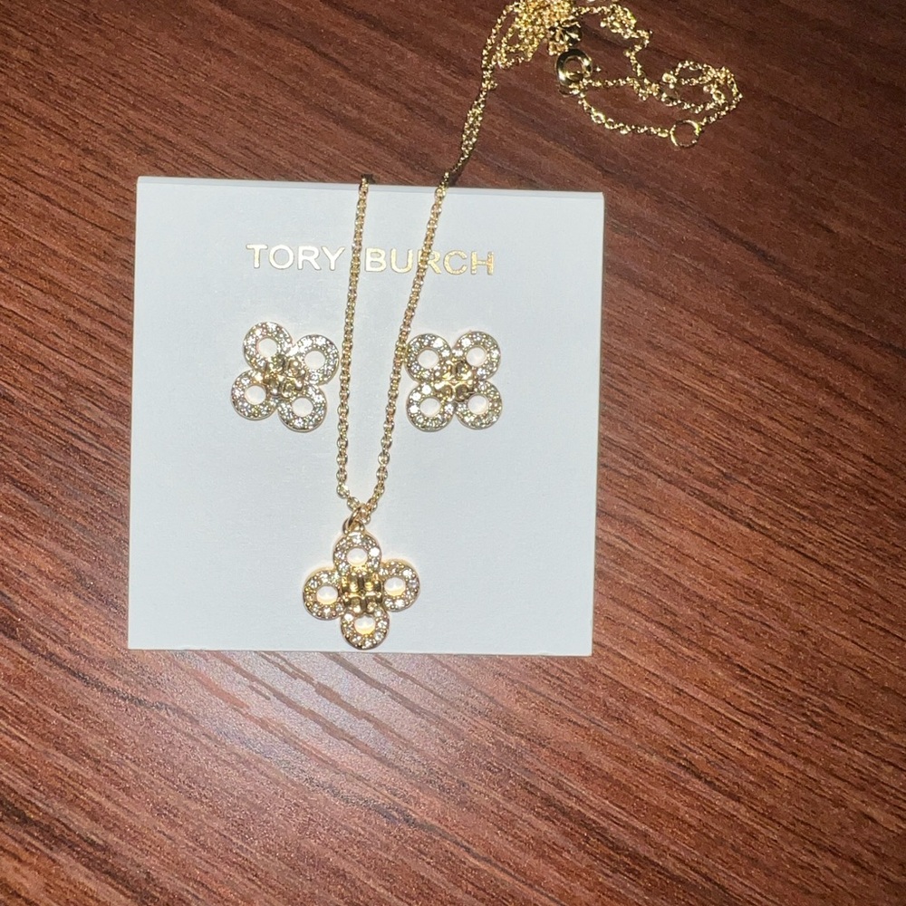 Tory Burch Kira Clover Set